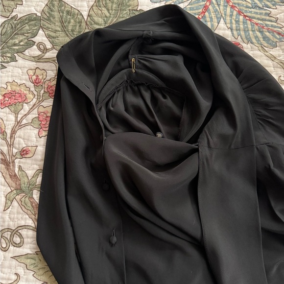 Vintage St.John 100% Silk Blouse - Picture 5 of 5